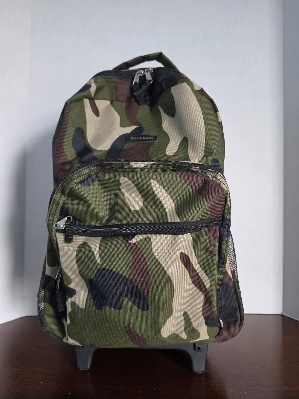 Women’s Travel Backpack - Green Camouflage